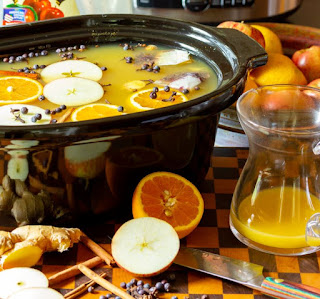 Wassail liquid in a crockpot