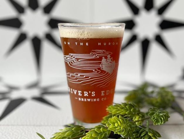 A pint of River's Edge Brewing Co. Saleabration Harvest Ale. 